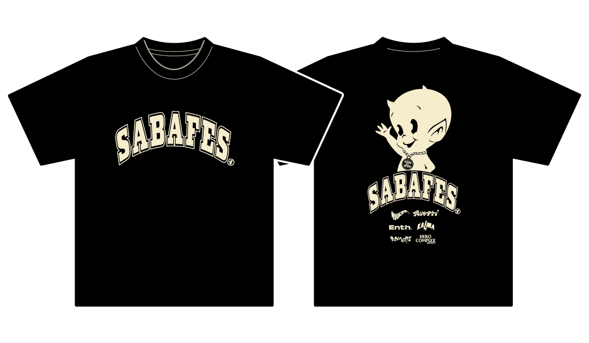 でかサバデビちゃんTシャツ / Black